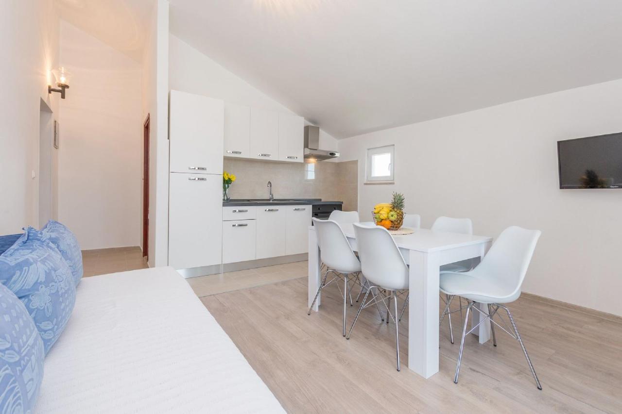 Apartment Lucija Биоград-на-Мору Экстерьер фото