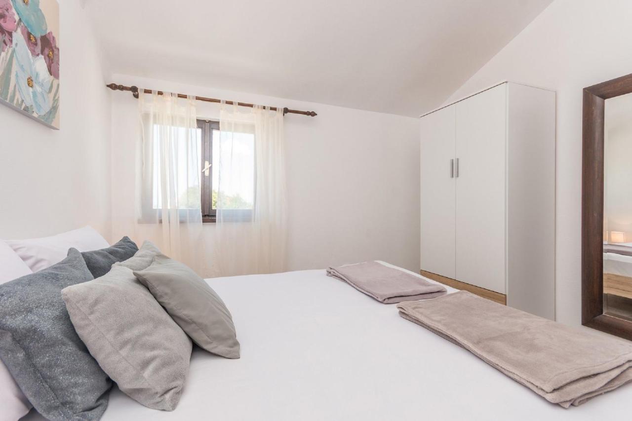 Apartment Lucija Биоград-на-Мору Экстерьер фото